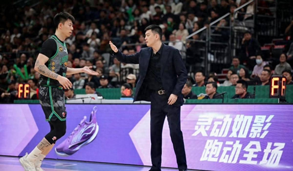 关于转折点上海海港门线救险;CBA季后赛赛后攻防权衡;气氛紧张;心理建设被强调的信息