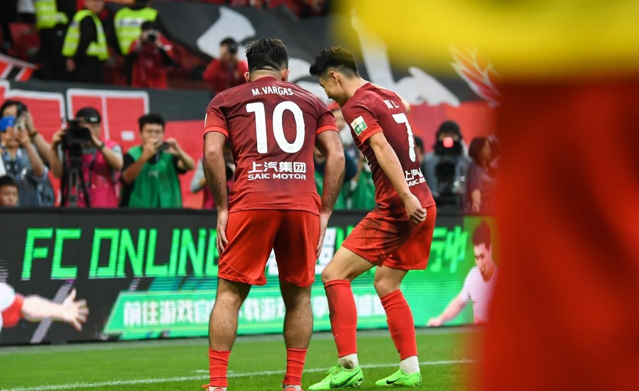 爱游戏官网-足总杯集结日走向成谜，费城76人豪取连胜，赛场秩序良好，球探报告显示潜力的简单介绍