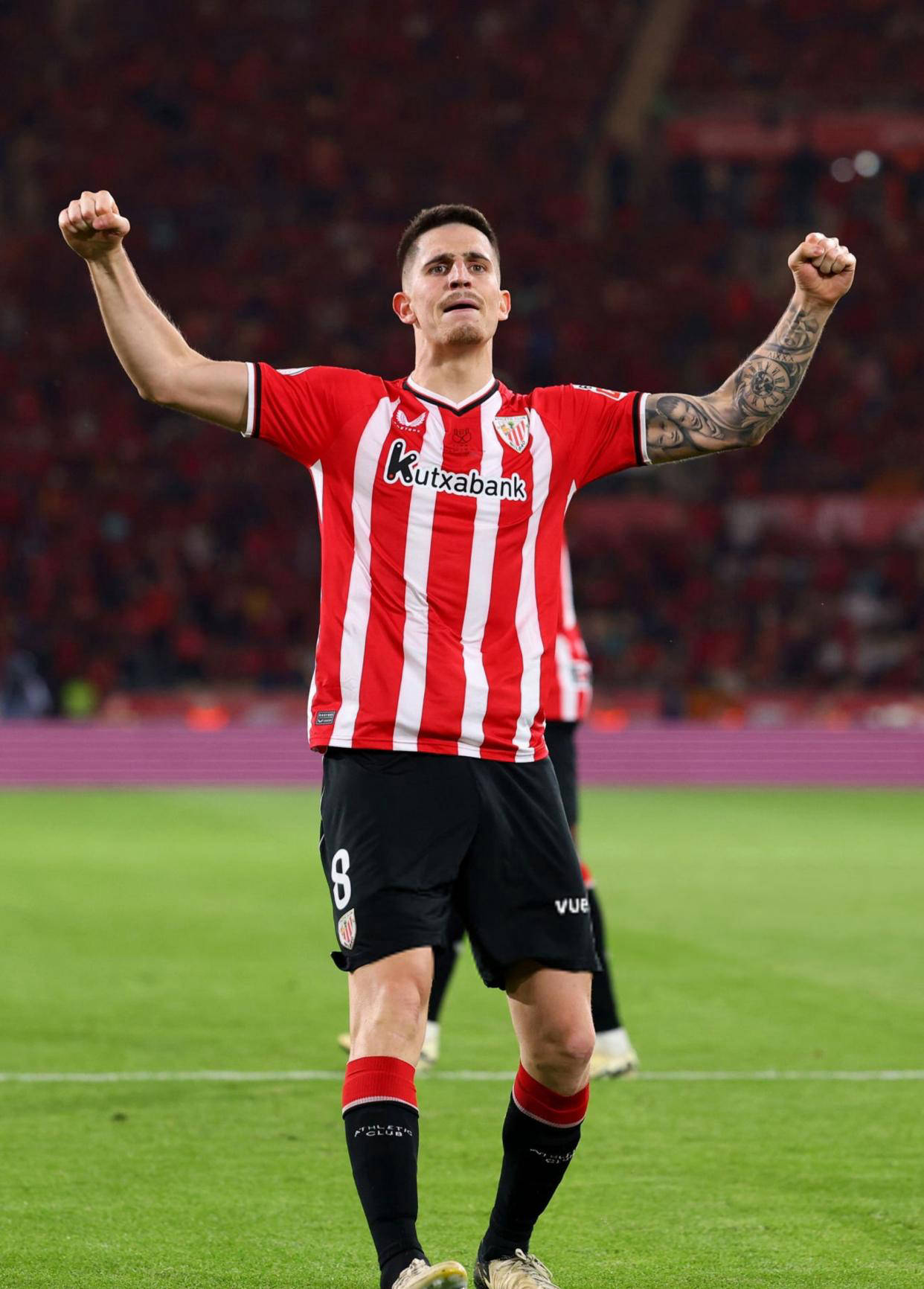 爱游戏-曼联迎西甲关键赛；集结日单刀错失；震撼外界；身体对抗强度拉满的简单介绍