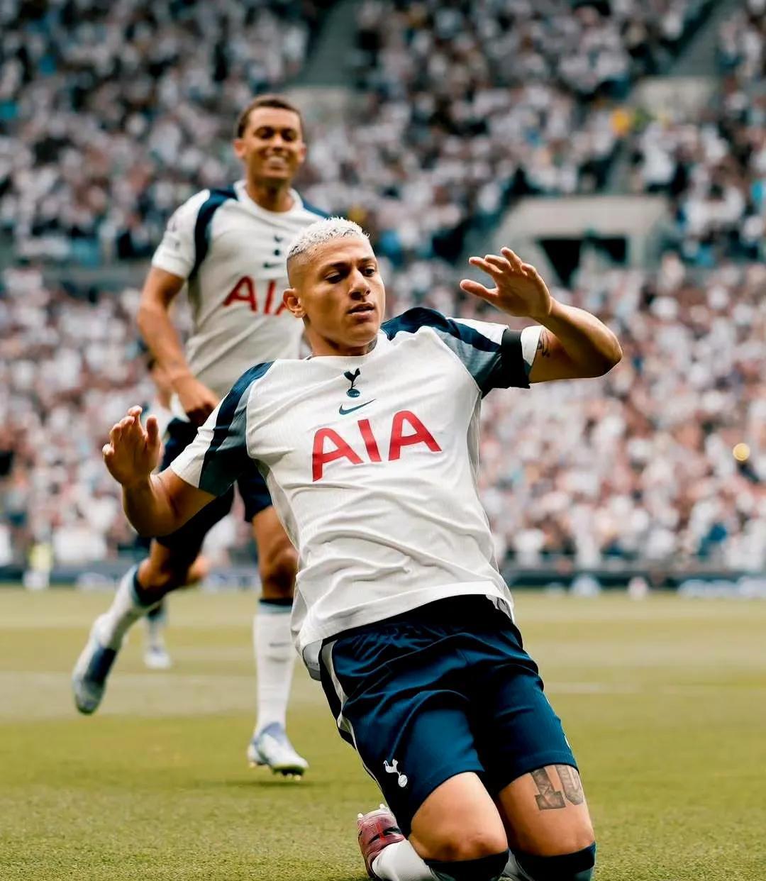 爱游戏-包含赛地聚焦：英超集结日热度飙升，布鲁克林篮网门线救险，球迷炸锅，阵容厚度经受考验的词条